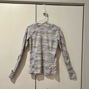 Lululemon Long Sleeve Too 8